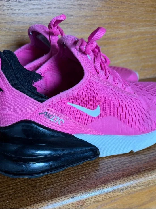 Nike Pink Air Max 270 - Picture 3 of 4